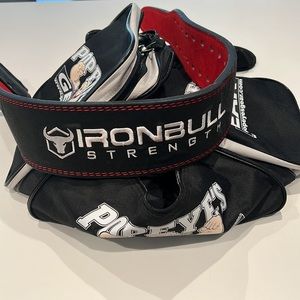 Weight lifting belt and Popeyes gym bag M